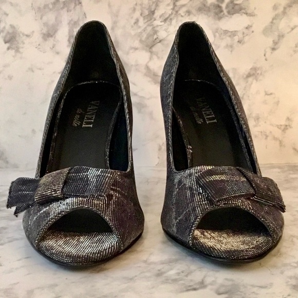 Vaneli di notte Black and Platinum Metallic Plaid Peep-Toe Heels - Picture 4 of 11